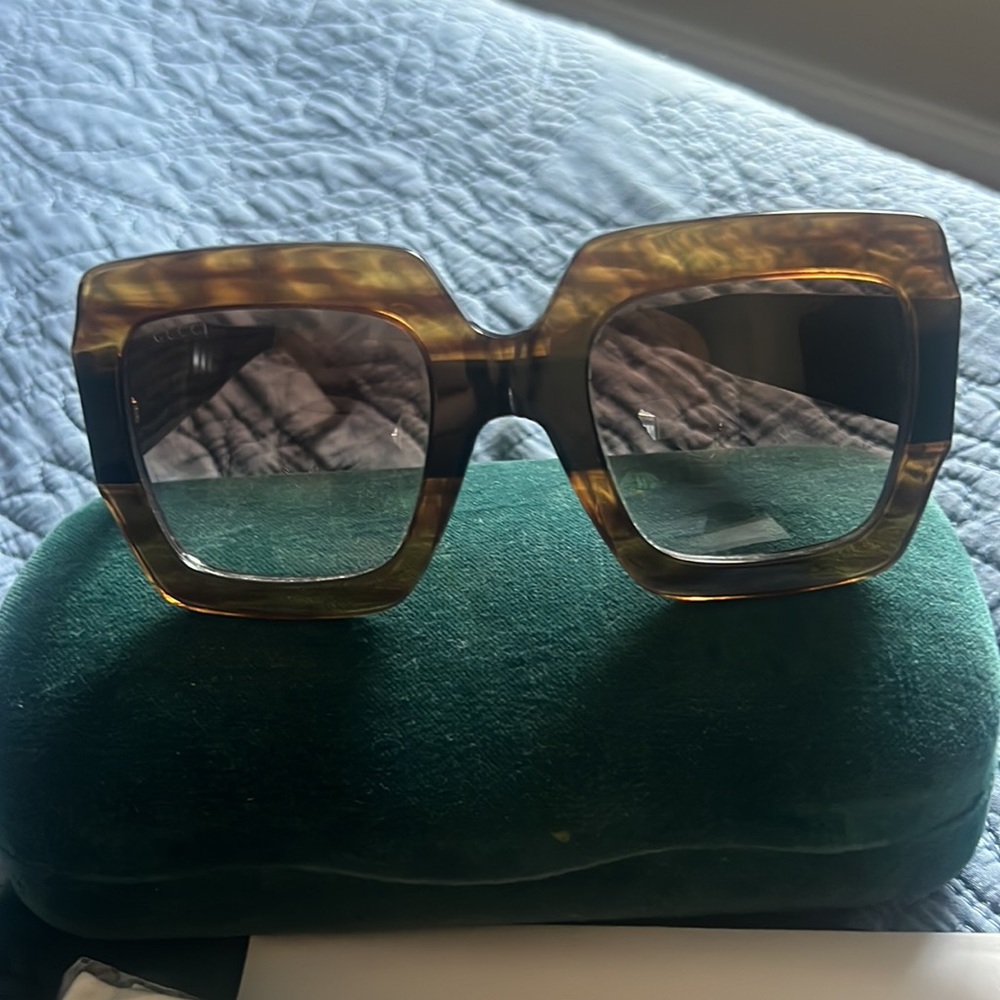 Authentic Gucci sunglasses - Picture 6 of 6